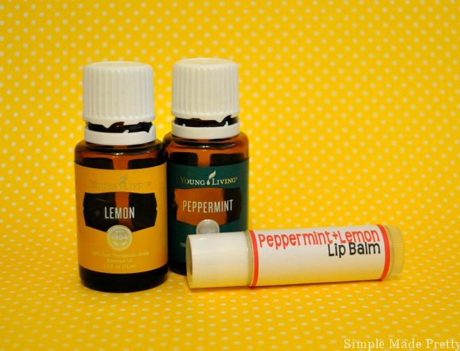 If you are looking for an easy beauty DIY or handmade gift idea, you must try making All-Natural Lip Balm with Essential Oils! Gift ideas, handmade gift, DIY gift, holiday gifts, free printable, Essential oils