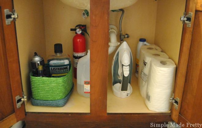 These simple tips and tricks will show you How To Organize Under the Bathroom Sink and reduce the clutter in your home. Organize the bathroom, bathroom organization, home organization, declutter, de-clutter, bathroom clutter, home organization