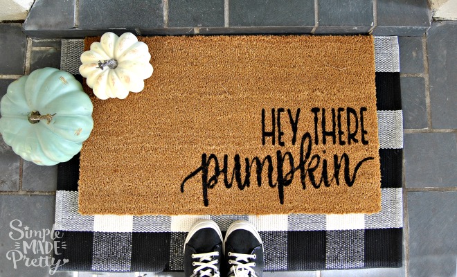 I love this Fall doormat DIY! This is a cute Fall welcome sign for front porches! Her free SVG file for Cricut or Silhouette makes this an easy Fall welcome mat DIY project. 