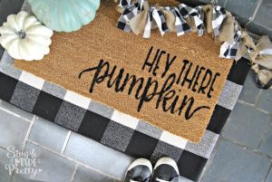 I love this Fall doormat DIY! This is a cute Fall welcome sign for front porches! Her free SVG file for Cricut or Silhouette makes this an easy Fall welcome mat DIY project.