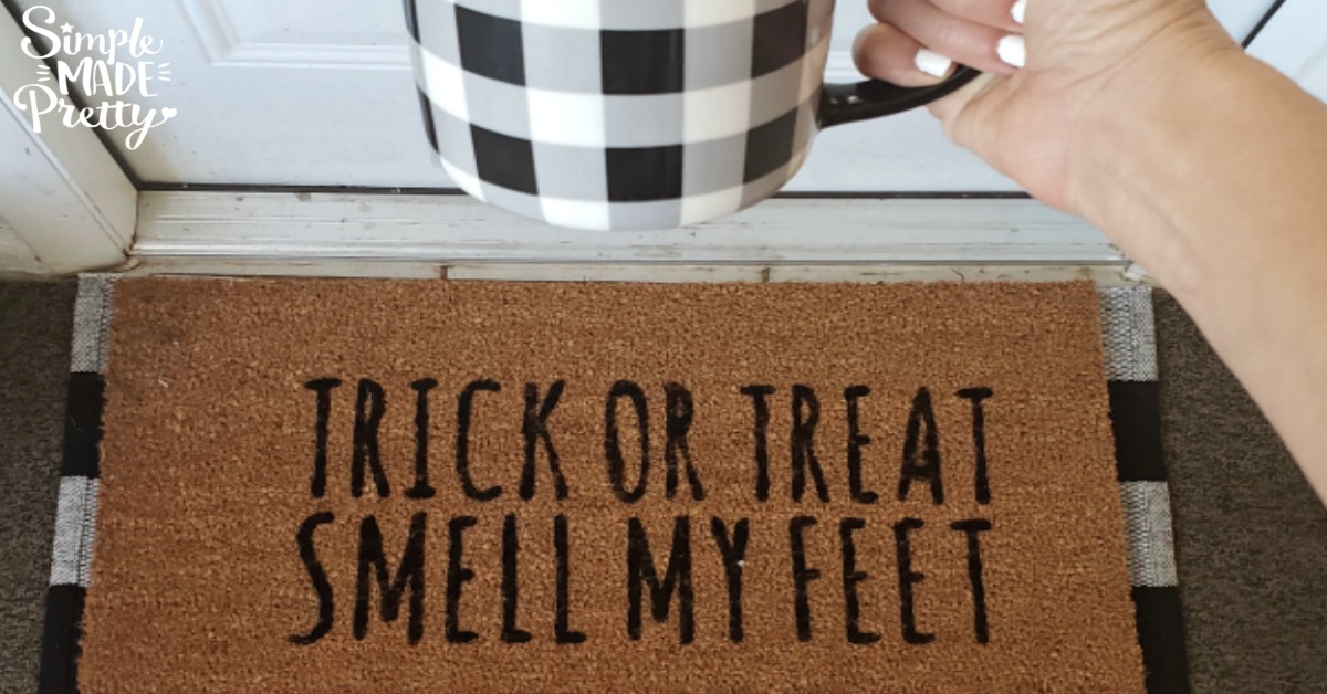 https://simplemadepretty.com/wp-content/uploads/2018/09/Trick-or-Treat-welcome-mat-cover.jpg