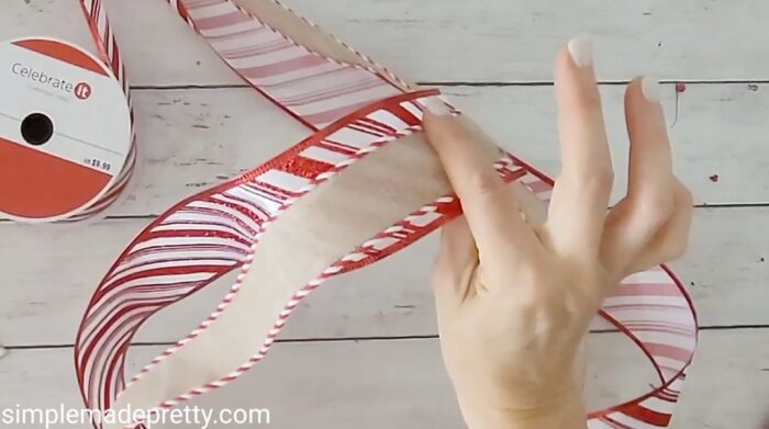 how to make a huge bow for Christmas