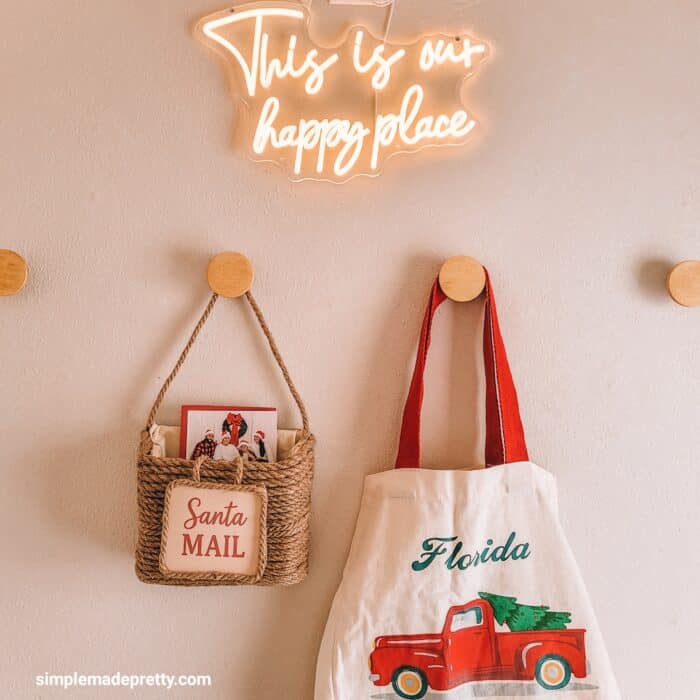 Dollar Store DIY Cricut Christmas Entryway (1)